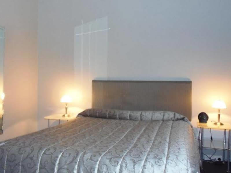 Amethyst Court Motor Lodge Поріруа Екстер'єр фото