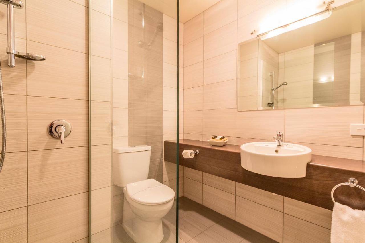 Amethyst Court Motor Lodge Поріруа Номер фото
