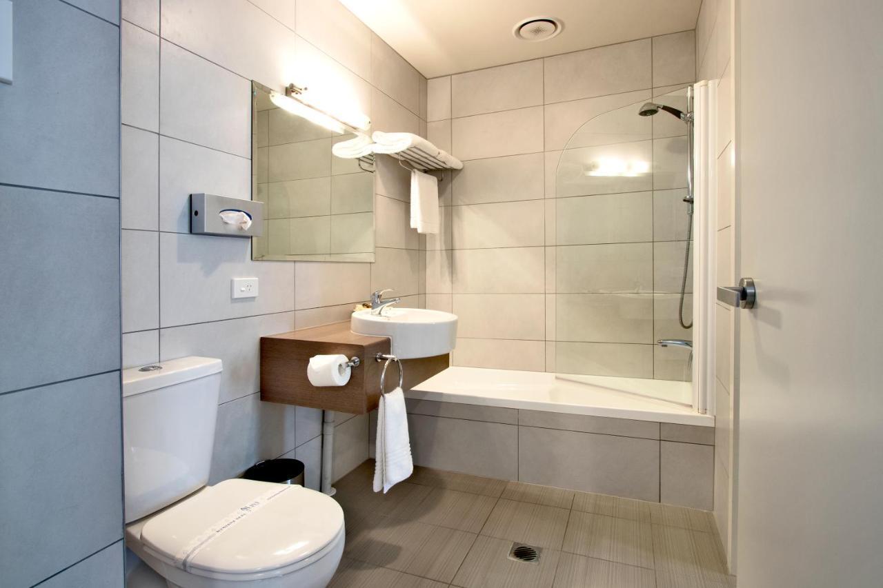 Amethyst Court Motor Lodge Поріруа Номер фото