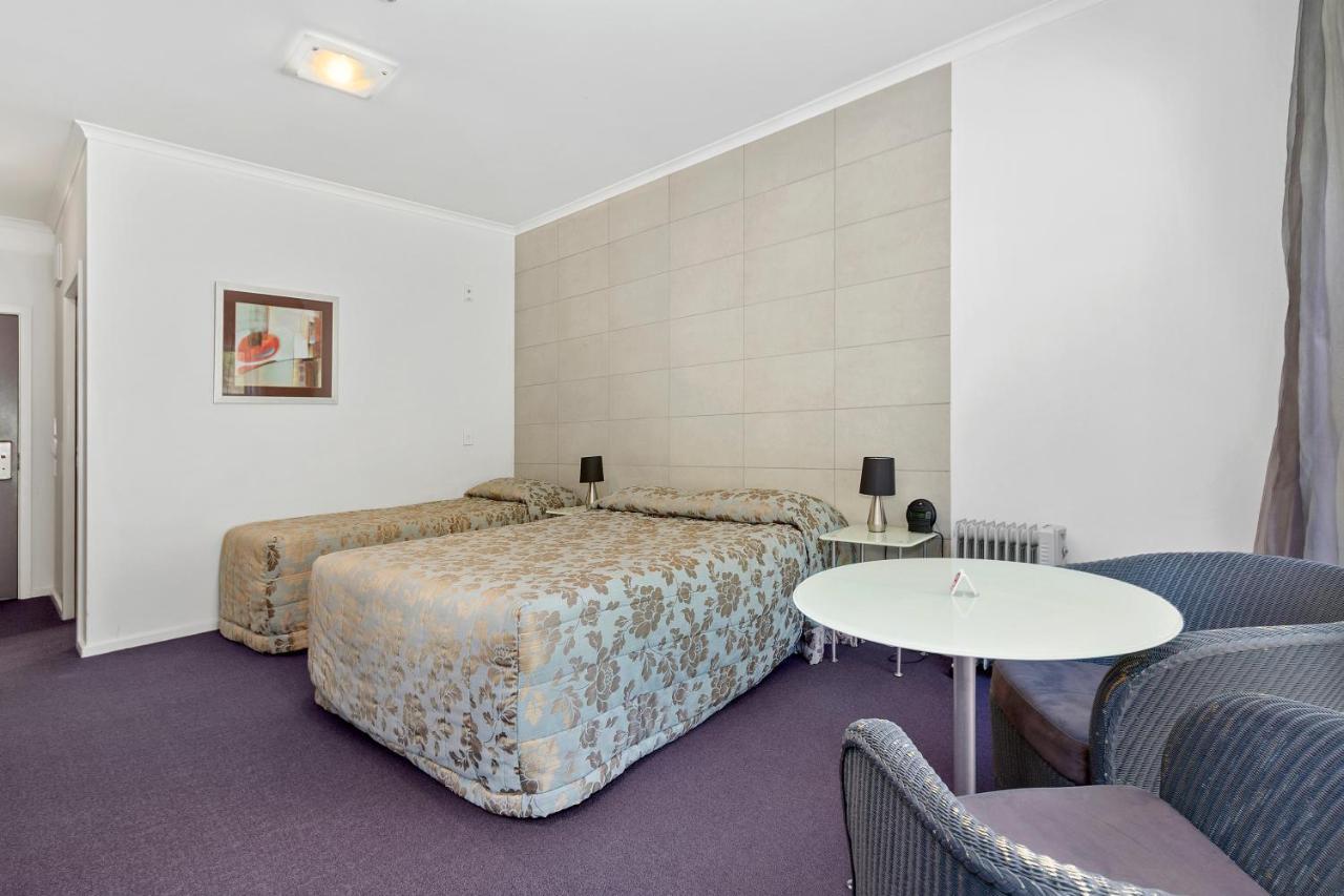 Amethyst Court Motor Lodge Поріруа Номер фото